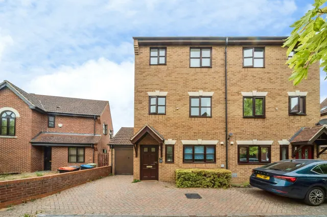 Dartington Place, Westcroft, MK4, photo 1