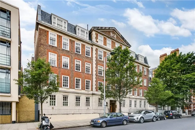 2 bedroom flat, Drayton Gardens, Chelsea, SW10