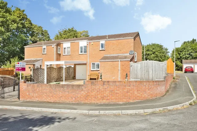 Clifton Close, YEOVIL, photo 1