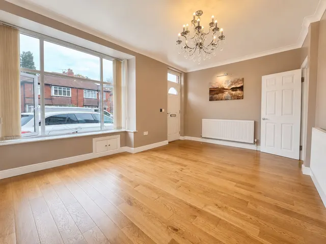 Hempshaw Lane, Stockport, SK2, photo 3