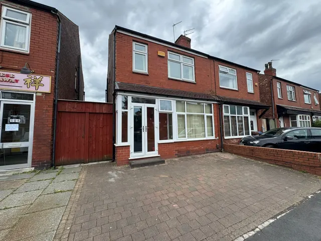 Hempshaw Lane, Stockport, SK2, photo 2
