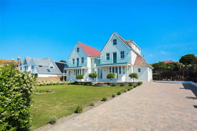 Roedean Way, Brighton, East Sussex, BN2 5RJ, photo 1