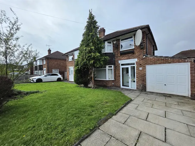 Cornwall Road, Heald Green, photo 1