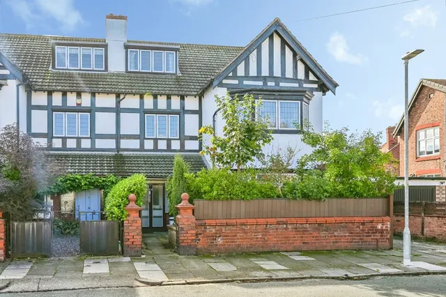 Coronation Drive, Crosby, L23, photo 1
