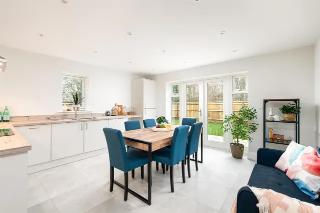 Polebarn Road, Trowbridge, BA14, photo 2