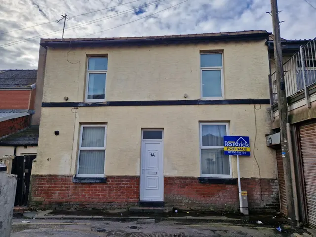 Amberbanks Grove, Blackpool, FY1, photo 1