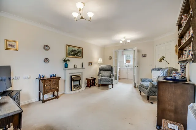 Photo 3 — Flat 33 Chancellor Court, Broomfield Road, Chelmsford, Essex, CM1 1RY