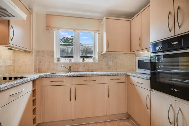 Photo 2 — Flat 33 Chancellor Court, Broomfield Road, Chelmsford, Essex, CM1 1RY