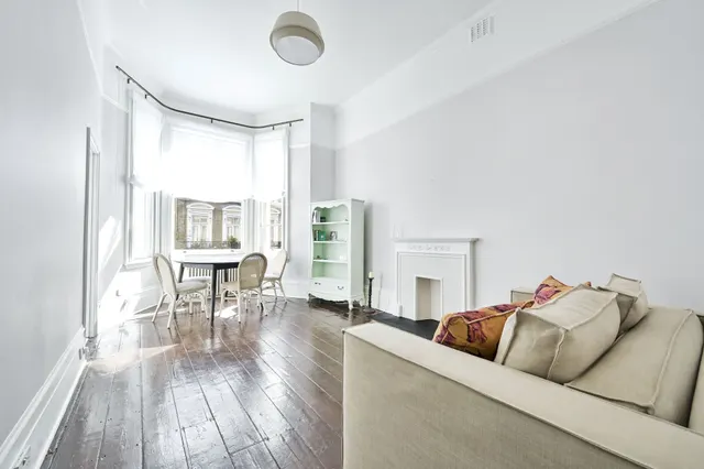 First Floor, 18 Finborough Road, London, photo 1