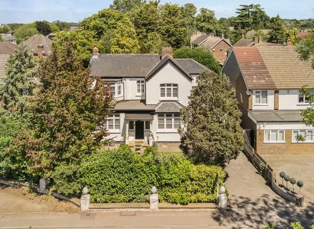 Halliford Road, Shepperton, TW17, photo 1