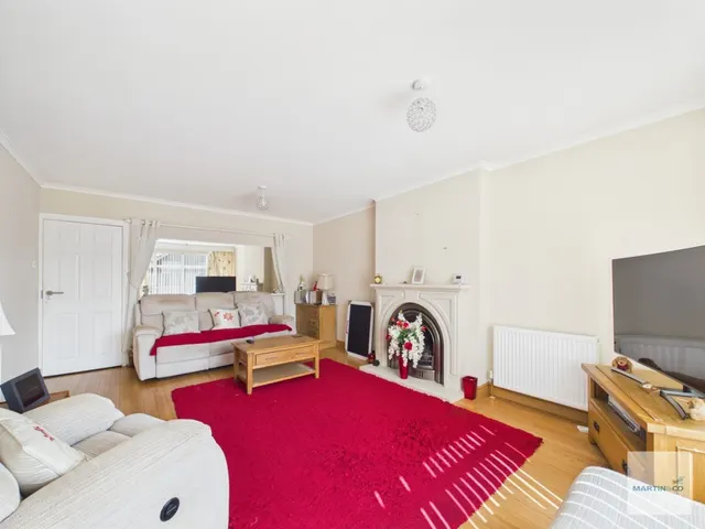 Harcourt Crescent, Nuthall, NG16, photo 3