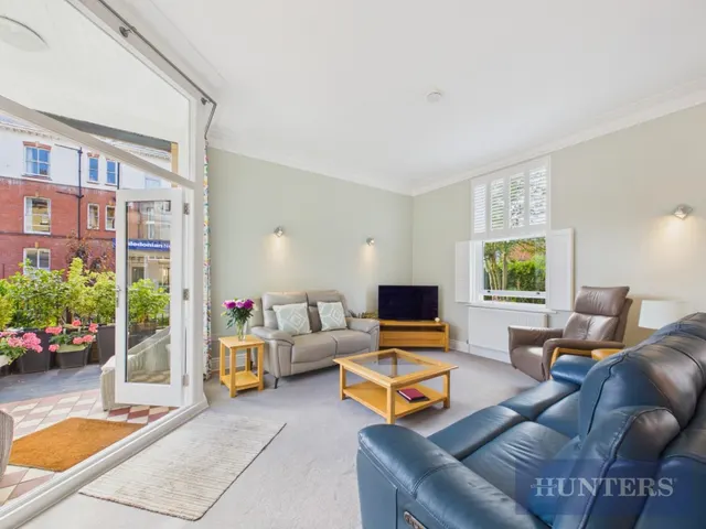 Prince Of Wales Terrace, Scarborough, YO11, photo 2