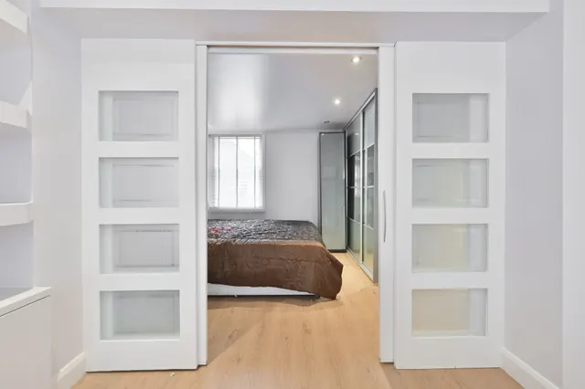 Photo 3 — 1 Clevedon House, 15 Hanson Street, London