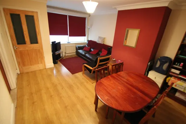 Hessle Walk, Hyde Park, LS6, photo 1