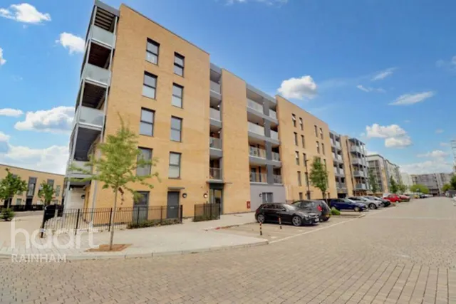 Broadis Way, Rainham, RM13, photo 1