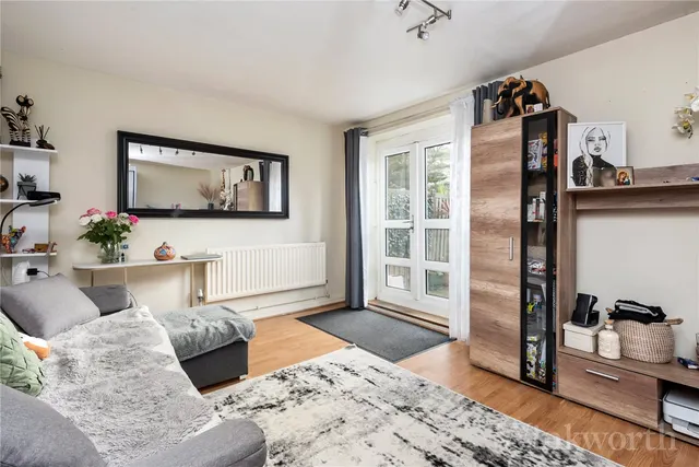 Milton Court Road, London, SE14, photo 1