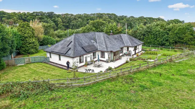 Llanarth, SA47, photo 3