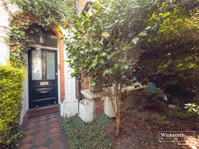 Johns Avenue, Hendon, London, NW4, photo 1