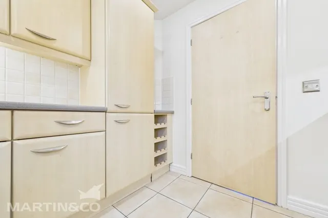 Photo 3 — Knightsbridge Court, Tunbridge Wells, TN1
