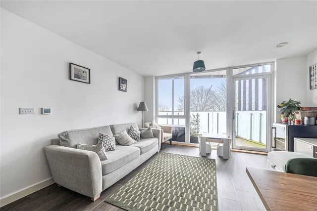 Photo 3 — Summit House, Glebe Way, West Wickham, BR4