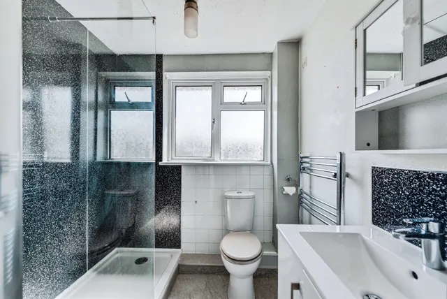Sedgebrook, Swindon, SN3, photo 3