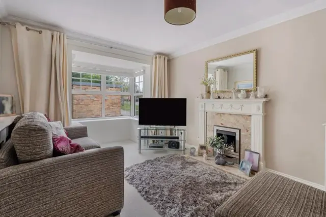 Photo 3 — Bowland Drive, Emerson Valley, Milton Keynes, Buckinghamshire, MK4 2DN
