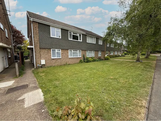 Bunhill Close, Dunstable LU6 1TH, photo 1