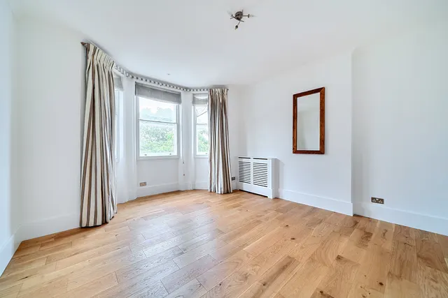 Photo 2 — 53a Kensington Mansions, Trebovir Road, London