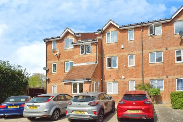 Cobbett Close, Enfield, EN3, photo 1