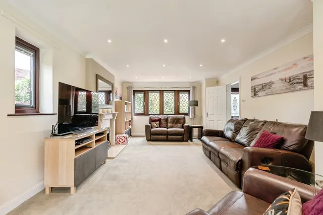 Photo 2 — Hutton Drive, Burnley, Lancashire, BB12