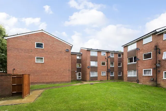 Huxley Close, Northolt, UB5, photo 1