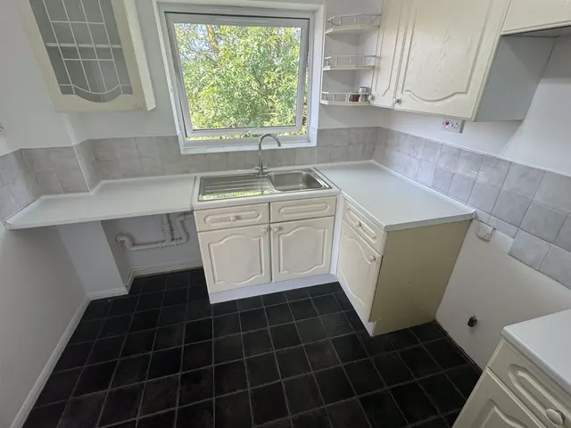Huxley Close, Northolt, UB5, photo 2