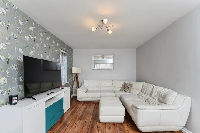 Trinity Road, Ellesmere Port, CH65, photo 3