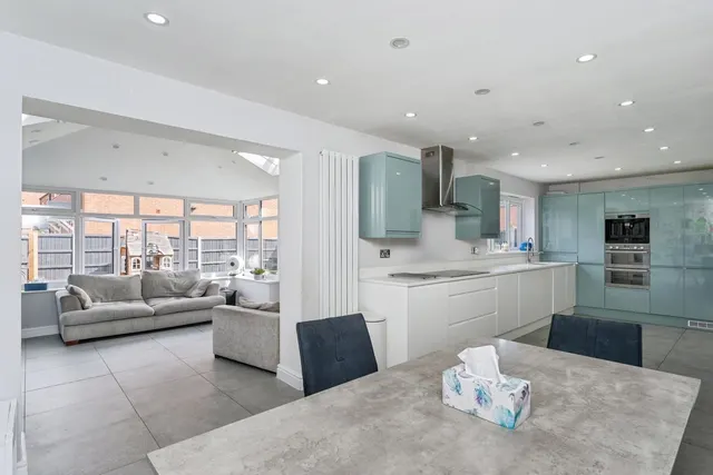 Trinity Road, Ellesmere Port, CH65, photo 2