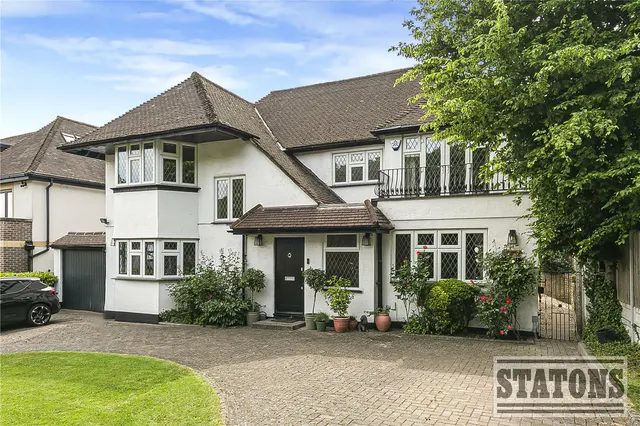 Parkgate Avenue, Hadley Wood, EN4 0NN, photo 1