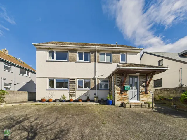 Bay View Road, East Looe, PL13 1JN, photo 1