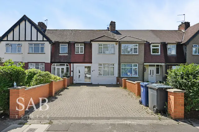 Ruislip Road, Greenford, UB6, photo 1