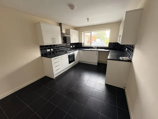 Ash Lea Drive, photo 2