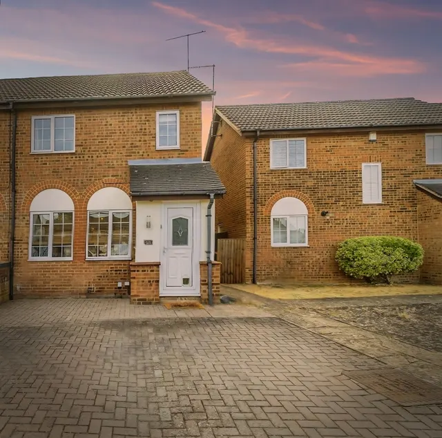 St Georges Close, Leighton Buzzard, LU7, photo 1