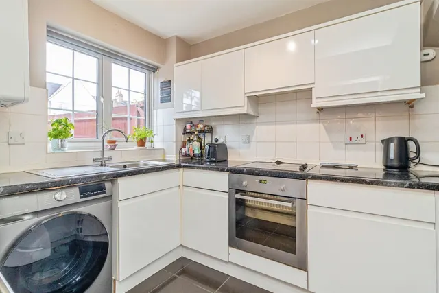 St Georges Close, Leighton Buzzard, LU7, photo 3