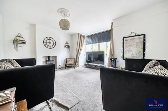 Station Road, Woburn Sands, MK17, photo 3