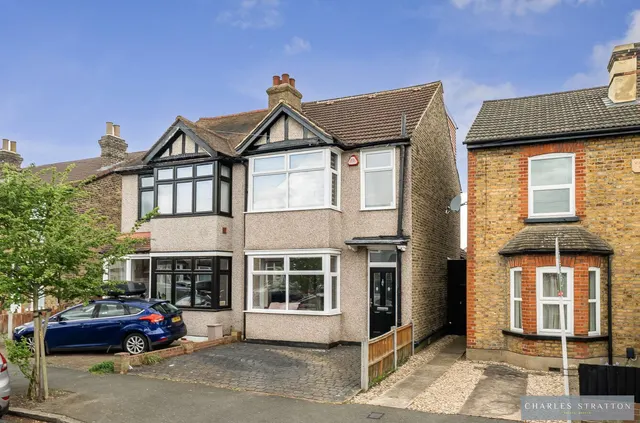 Salisbury Road, Romford, Essex, RM2 5TP, photo 1