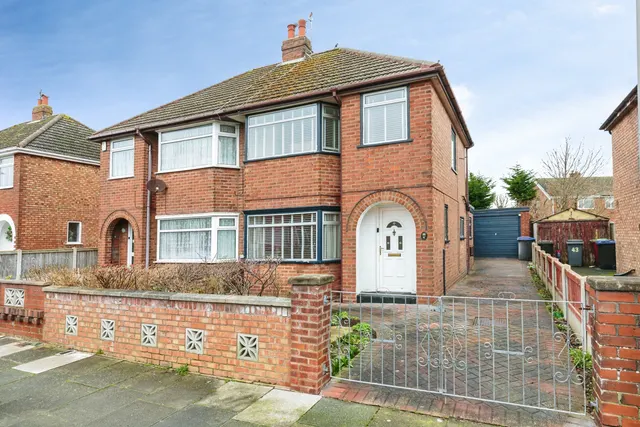Hastings Avenue, Blackpool, FY2, photo 1