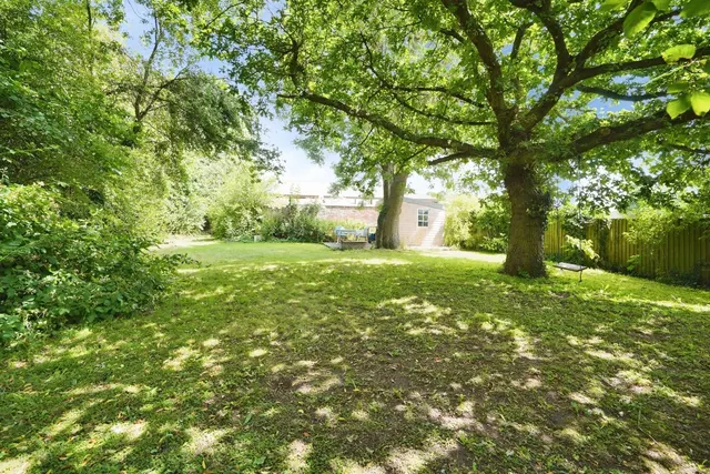 Acresford Road, Overseal, DE12, photo 2