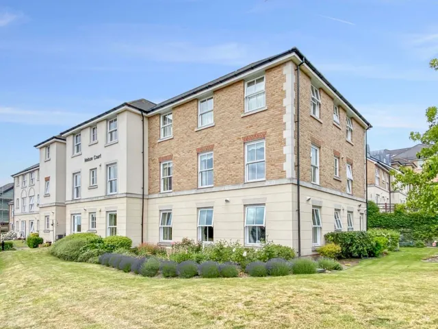 Nelson Court, Glen View, DA12, photo 1