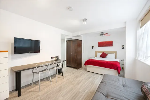 Old Brompton Road, London, SW7, photo 1