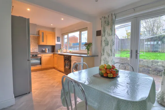 St. Columba Drive, Glasgow, G66, photo 2