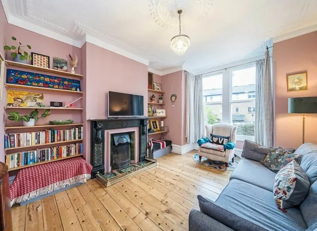 Photo 2 — Ravensbourne Road, Forest Hill, SE6