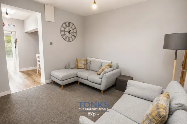 Stourbridge Road, Halesowen, B63, photo 3