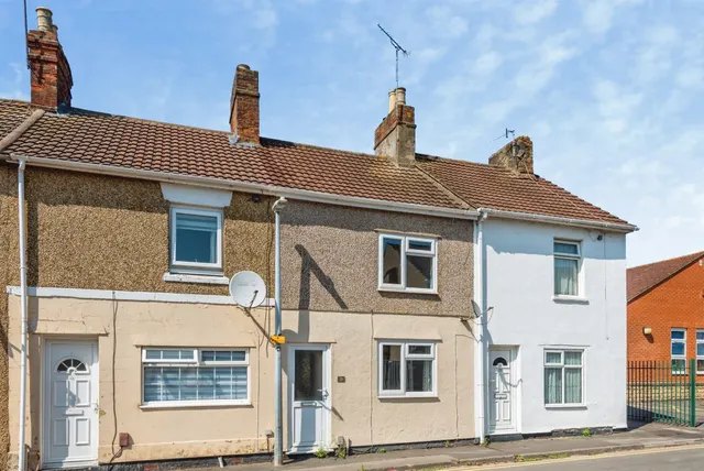 Avening Street, Swindon, SN2, photo 1